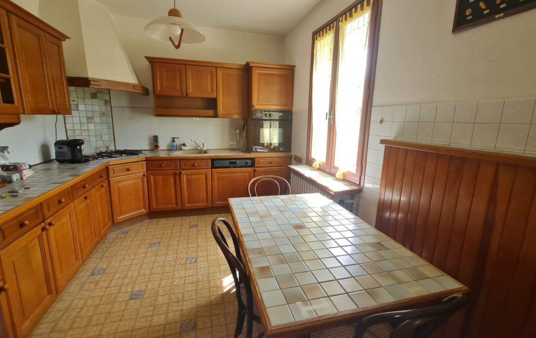 L.D.V Immobilier : House | BOURG-SAINT-ANDEOL (07700) | 226 m2 | 350 000 € 