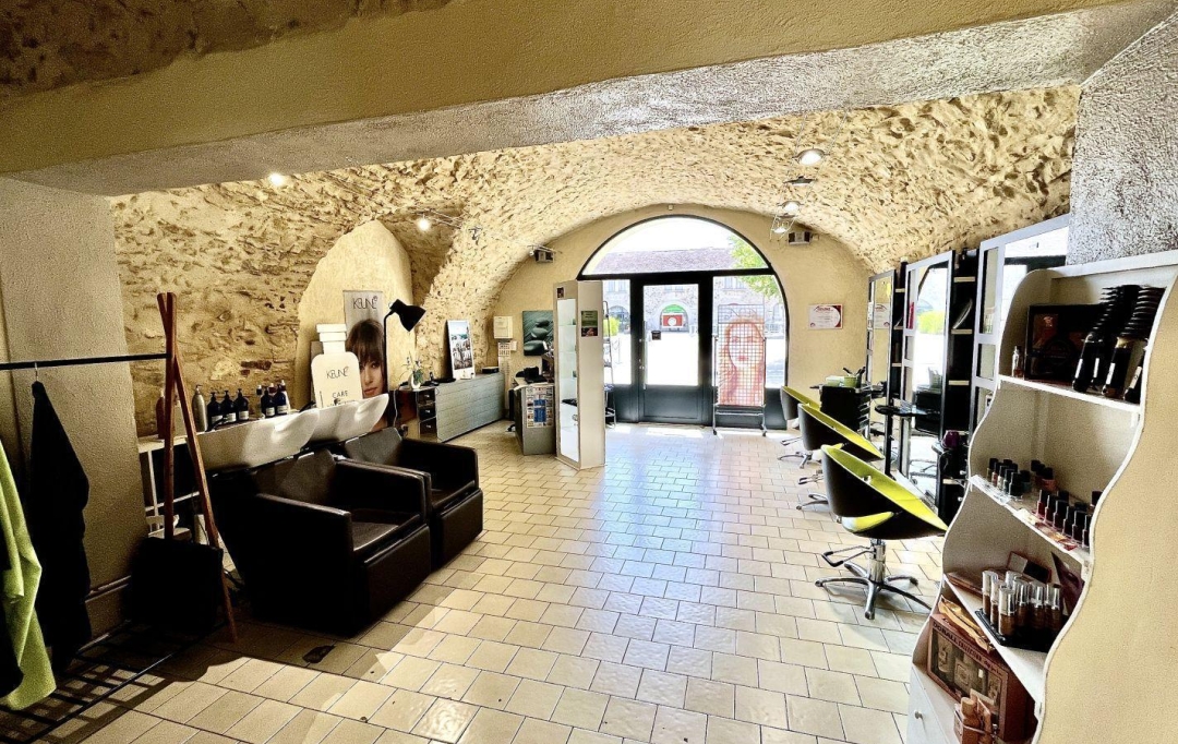 L.D.V Immobilier : Commercial | PONT-SAINT-ESPRIT (30130) | 77 m2 | 60 750 € 