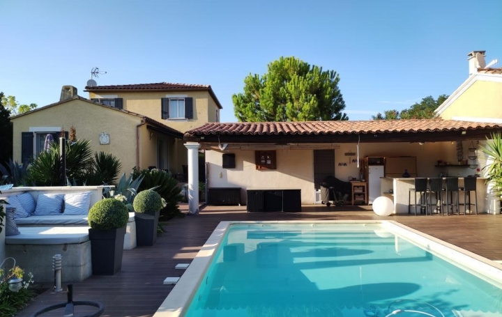 Maison   LAPALUD  132 m2 409 000 € 