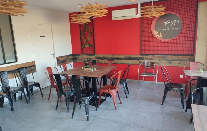 Activité commerciale   PIERRELATTE  200 m2 297 000 € 