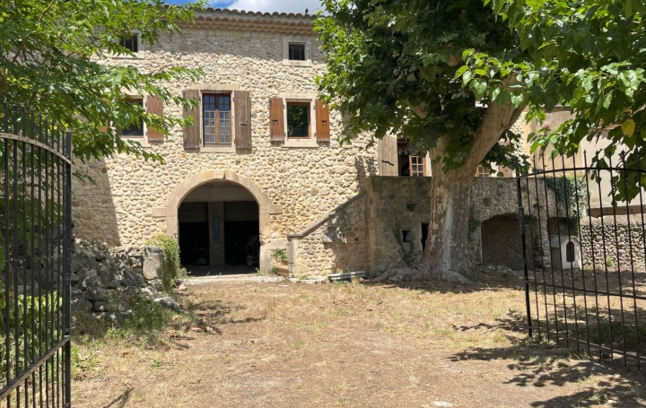 Maison de village LES GRANGES-GONTARDES 173 m2 290 000 € Maison de village LES GRANGES-GONTARDES 173 m2 290 000 €
